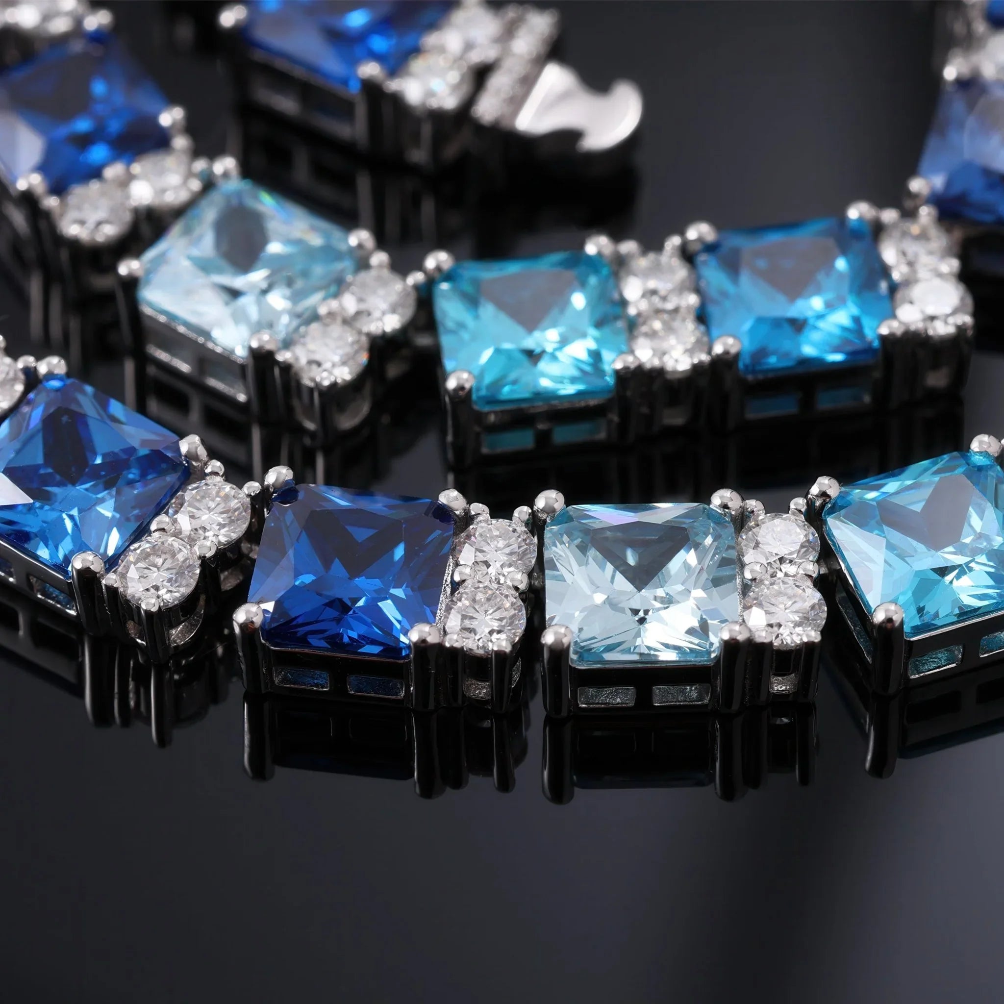 Frostbite Necklace - Ice Dazzle - ULTRALUX™ - Necklaces