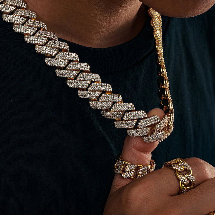  Detailed view of 20mm wide two row cuban chain with sturdy clasp