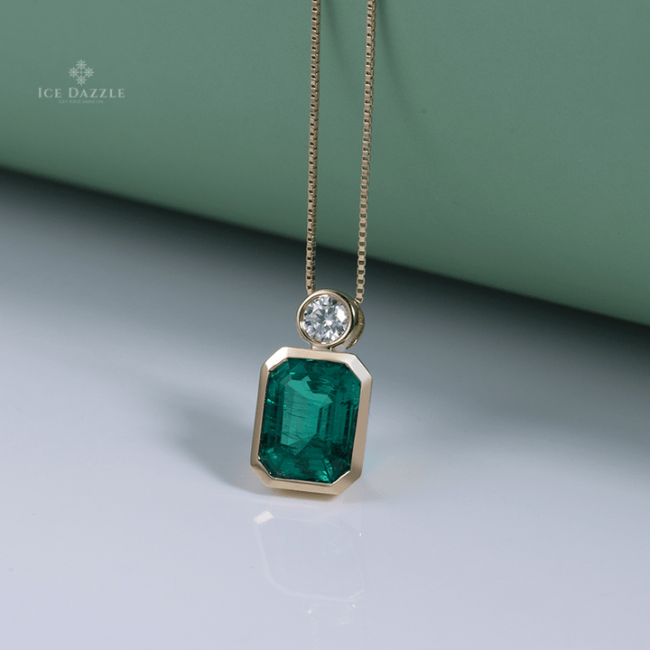 Columbian Emerald Pendant - Ice Dazzle - VVX™ Lab Diamond - Fashion Pendant