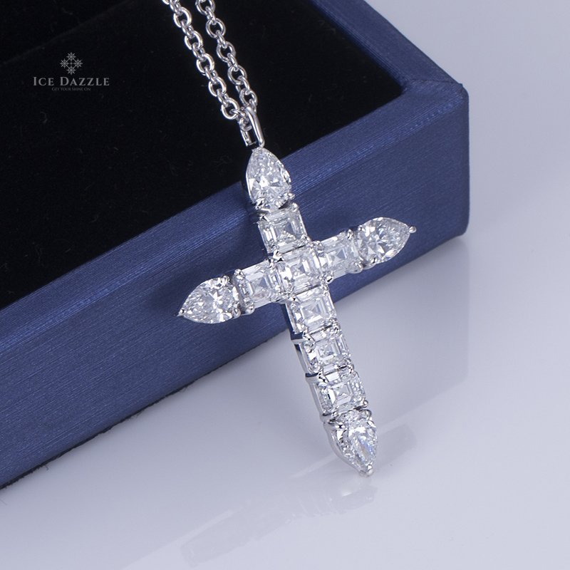 Lab Diamond Cross Pendant - Ice Dazzle - VVX™ Lab Diamond - Fashion Pendant