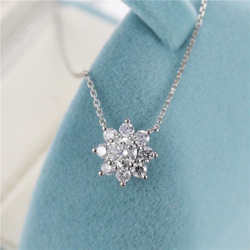 Lab Diamond Sunflower Solitaire Pendant - Ice Dazzle - VVX™ Lab Diamond - Fashion Pendant