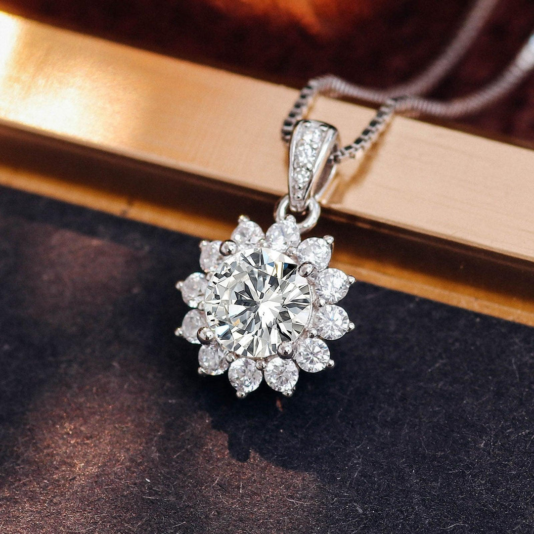 Sunflower Solitaire Pendant - Ice Dazzle - VVX™ Lab Diamond - Solitaire Pendant